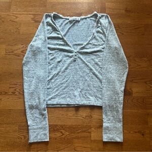 abercrombie long sleeve top shirt M Gray V Neck Henley Lace Crochet Trim Soft